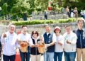錯過等明年!-鐵砧山劍井午時水吸引逾千人潮-限量500瓶「馬午吉」一小時搶領一空