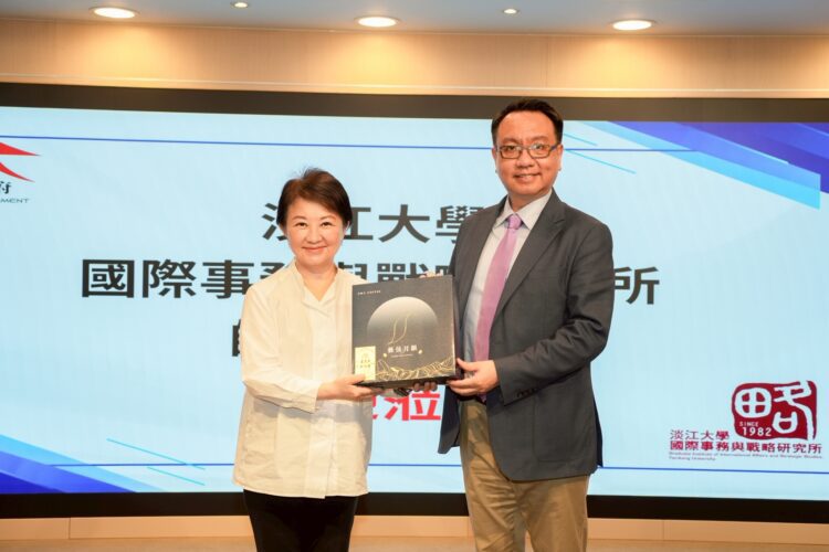 淡江校友齊聚台中市府-盧市長:以戰略思維推動台灣穩定發展