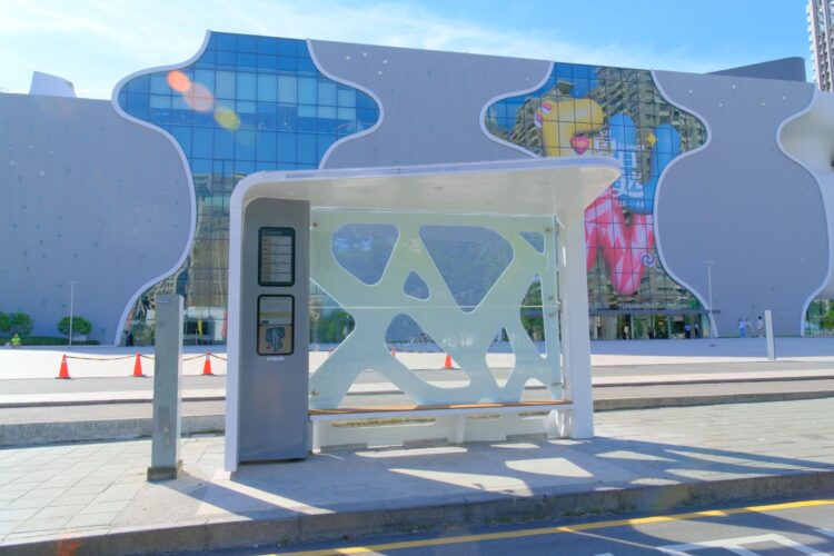 特色候車亭成城市新亮點!中市號召企業認養共創優質候車環境