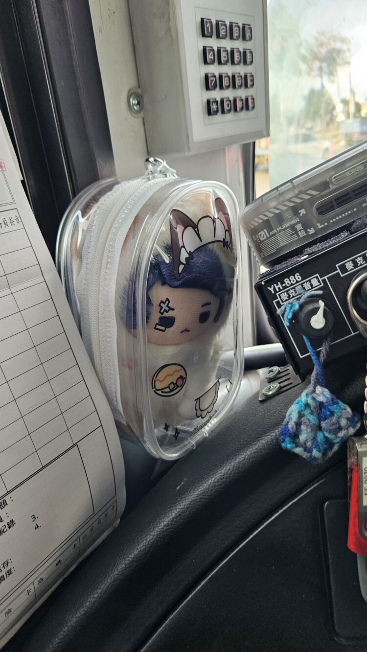 高中生遺失娃娃包 中市公車駕駛暖心協尋還修好 交通局:展現公共運輸最暖人情味