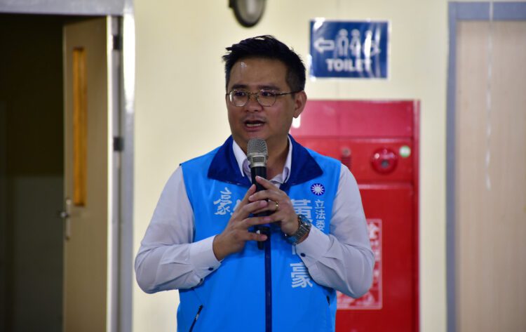 臺中市立委黃健豪特別到場表達支持與期許。