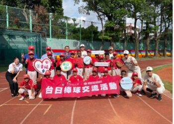 早稻田大學棒球隊來台交流 深入基層傳承球技與情誼