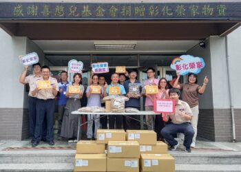 彰化榮家溫馨傳愛　喜憨兒基金會捐贈厚蛋捲關懷住民長輩