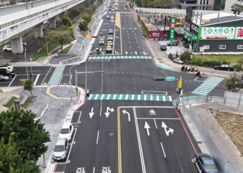 守護師生與就醫民眾通行安全　中市南區建國北路拓寬完工通車