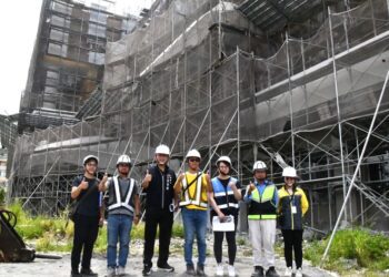 中市豐原國民暨兒童運動中心進度過半　運動局長視察慰勉工程團隊