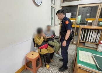身障男深夜走失家屬急報案 芳警2小時火速尋獲助返家