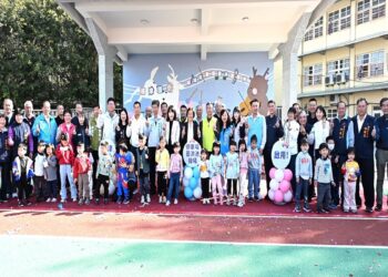 全國首創停車場與蓄洪池共構 鹿港洛津國小操場設地下停車場兼蓄洪池盛大啟用