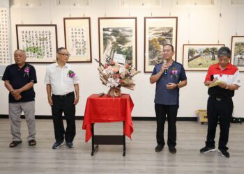 活到老、精彩到老!草屯和平老人會水墨聯展開幕 百幅筆墨展現銀髮族優雅生命力