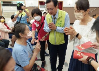 影音/慈善企業大通電子關懷弱勢 20年不間斷端節發送慰問金弱勢戶