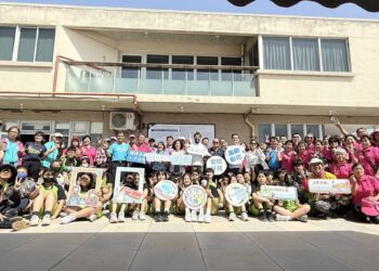 蔚藍海彰化支持環境復育 與王功蚵藝進行淨灘與蚵礁建置