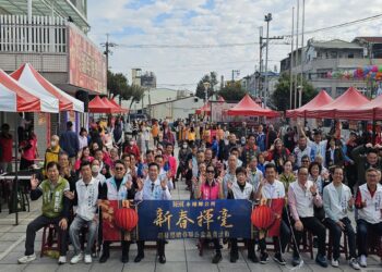 影音/揮毫迎春 愛傳永靖 現場名家揮毫結合寒冬送暖活動