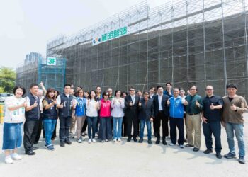 緊鄰豐樂公園！南屯羅布森圖書館結構完工，預計無償捐贈市府打造全齡共讀空間