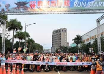 2025鹿港馬拉松熱鬧開跑 補給站提供麵線糊、蝦猴等在地小吃