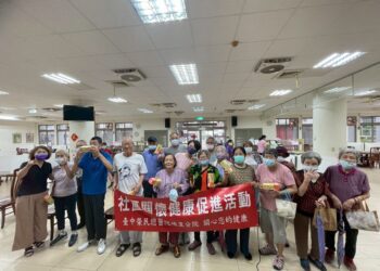 榮家開辦延緩失能系列課程 住民樂活極球律動提升柔軟度