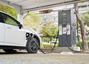 中市首座環教快充站　寶之林服務逾2千輛電動車