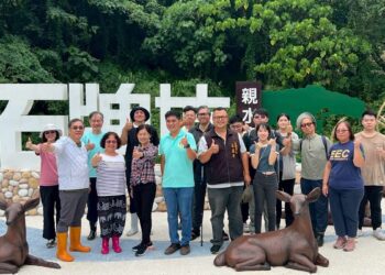 大葉攜手社區與企業善盡社會責任 移除外來種大花曼陀羅