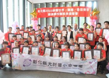 大庄囡仔~展翅飛翔 讓大家聽見天籟美聲 大村國小合唱團榮獲全國特優