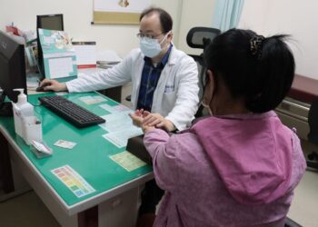 婦女冷天補過頭上火耳紅腫　中醫師呼籲：補充長年菜、白蘿蔔等涼性食物