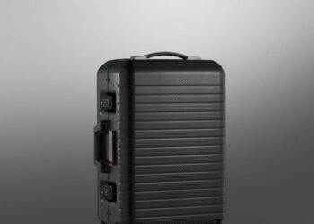 MON CARBONE時尚快閃店現身台中新光三越　經典英倫風格名流限定