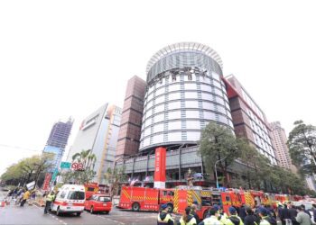 新光三越氣爆受損外牆拆不完　台中市府再罰30萬元