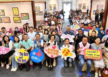 看見希望 擁抱愛 童畫心世界 179件優秀作品 帶你走進慢飛天使內心世界