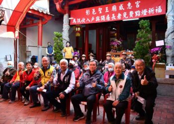 影音/不再「望燈興歎」　彰化市公所為低收入戶與獨居長者免費點燈祈福