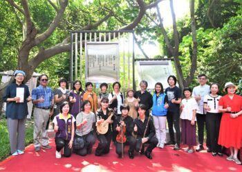 跨語世代重要詩人　「林亨泰」八卦山文學步道紀念詩亭揭幕