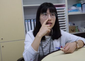 影音/聲帶長繭聲音常沙啞 接受嗓音復健調整為「前置共鳴」後不再「失聲」