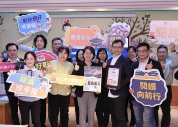 黃秀芳紮根環境永續 牽線《國家地理》全縣國中生免費看