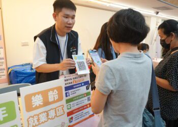 挑戰 6.9 萬月薪！台中「無紙化徵才」4/8 登場，矽品、屋馬等 12 家大廠搶人