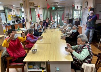 冬至搓湯圓呷甜甜 榮家日照長輩暖意上心頭