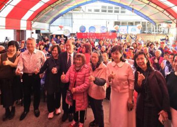 中醫大附醫攜手林增連基金會送暖《情有獨鍾・為愛而唱》陪伴百位獨居長輩團圓迎新年