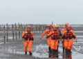 彰化海尾蚵道民眾落海 海巡空勤消防聯合搜救