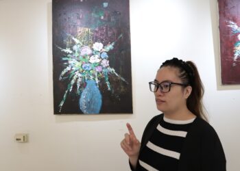 影音/美髮師斜槓成畫家 不羈畫風引歐洲注目