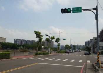 中市提升夜間穿越路口安全 546處閃光號誌改為紅黃綠三色