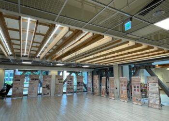 百年稅務歷史現身逢甲　 「檔藏稅史」展出60億印花稅票